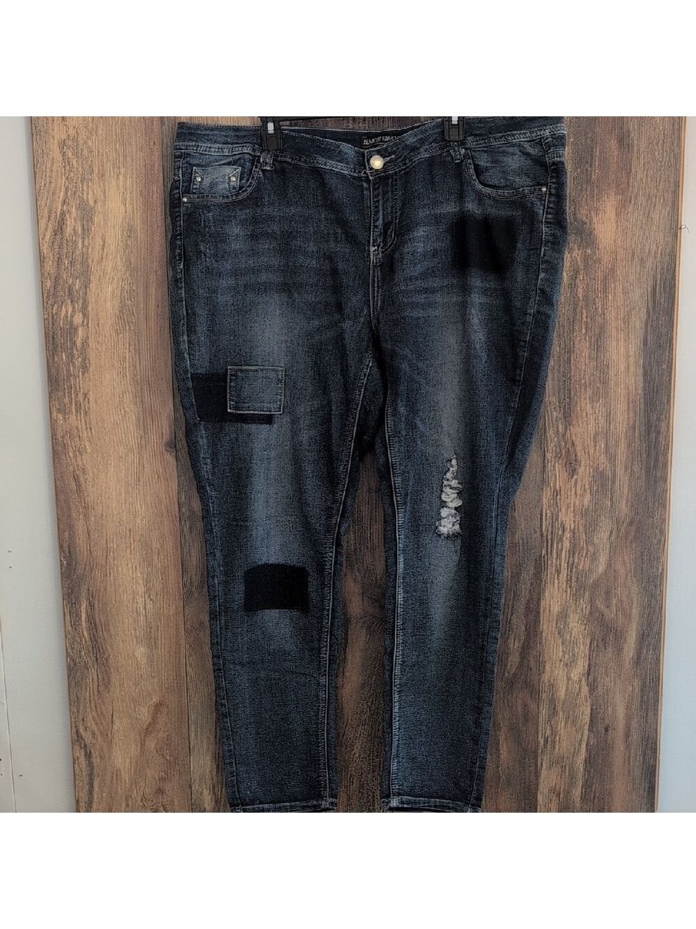 Almost Famous Patchwork Cropped Jeans 20             C117